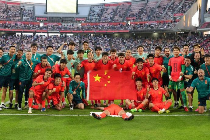 亚运三大球中国队1金2铜收官亚运会[超话] 这次足球给篮球兜底，👍 ​​​​