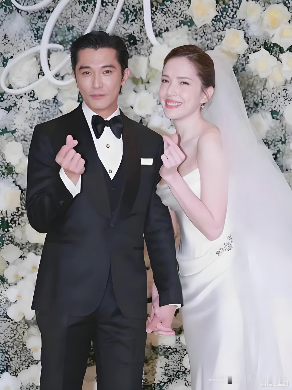 邱泽和许玮甯的婚礼才过去没多久，
恶心的一幕就出现了，
有网友扒出许玮甯的闺蜜是