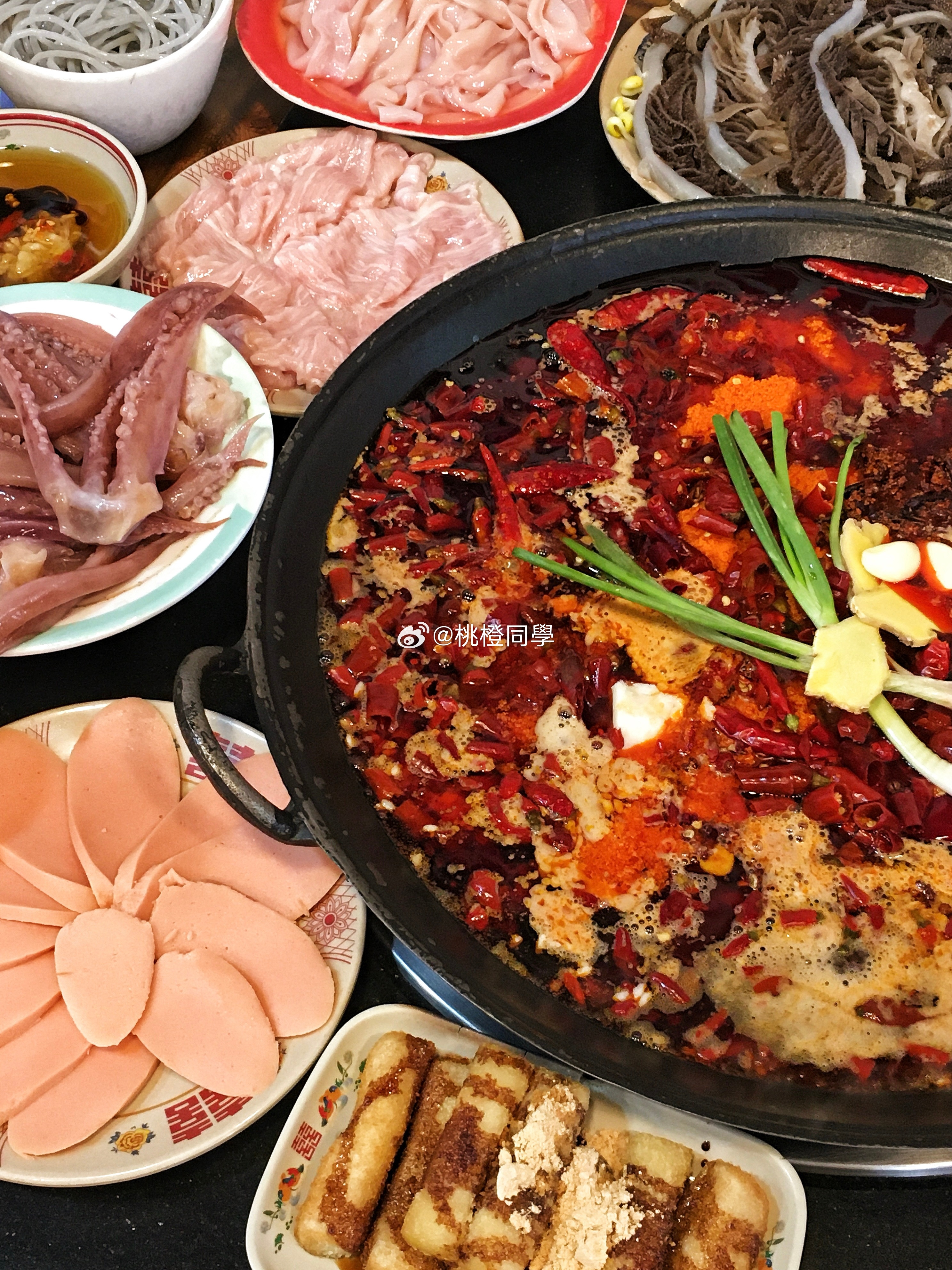 MUJI装修后第一次去吃饭 春季限定炊饭不错😋姐带我去新开的茶馆喝茶 很舒服可