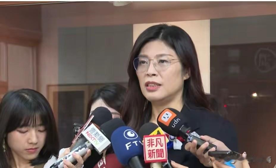 郑丽文受访报道：和平才是两岸人共同的盼头
 
郑丽文接受《德国之声》的专访，最让