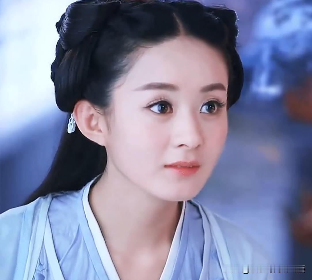 原来赵丽颖是27岁演得花千骨，演花千骨的时候感觉像16岁，颖宝饰演的花千骨，真的