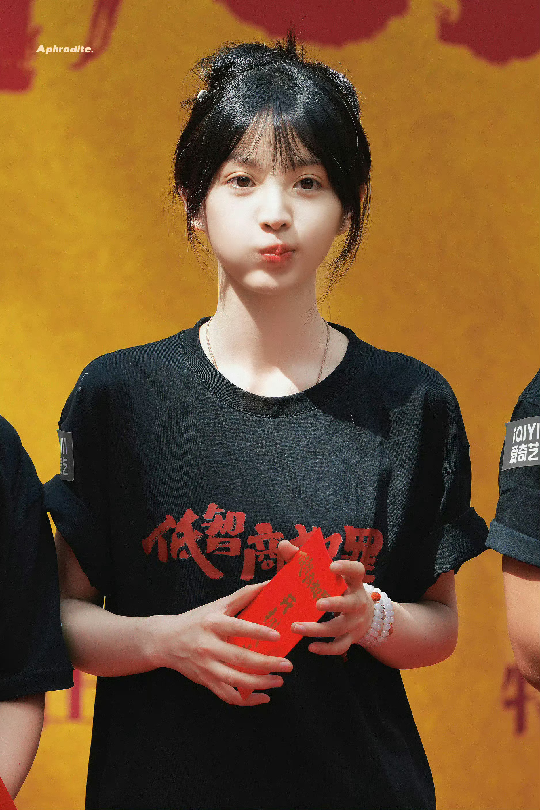 #田曦薇新剧演女警#《低智商犯罪》今日开机[赢牛奶]田曦薇解锁新角色女警，满满的