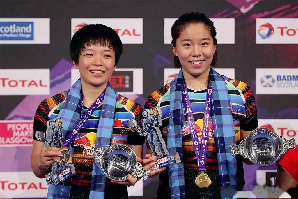 陈清晨/贾一凡夺得2023世锦赛女双冠军
🎉🎉🎉

陈清晨/贾一凡继201