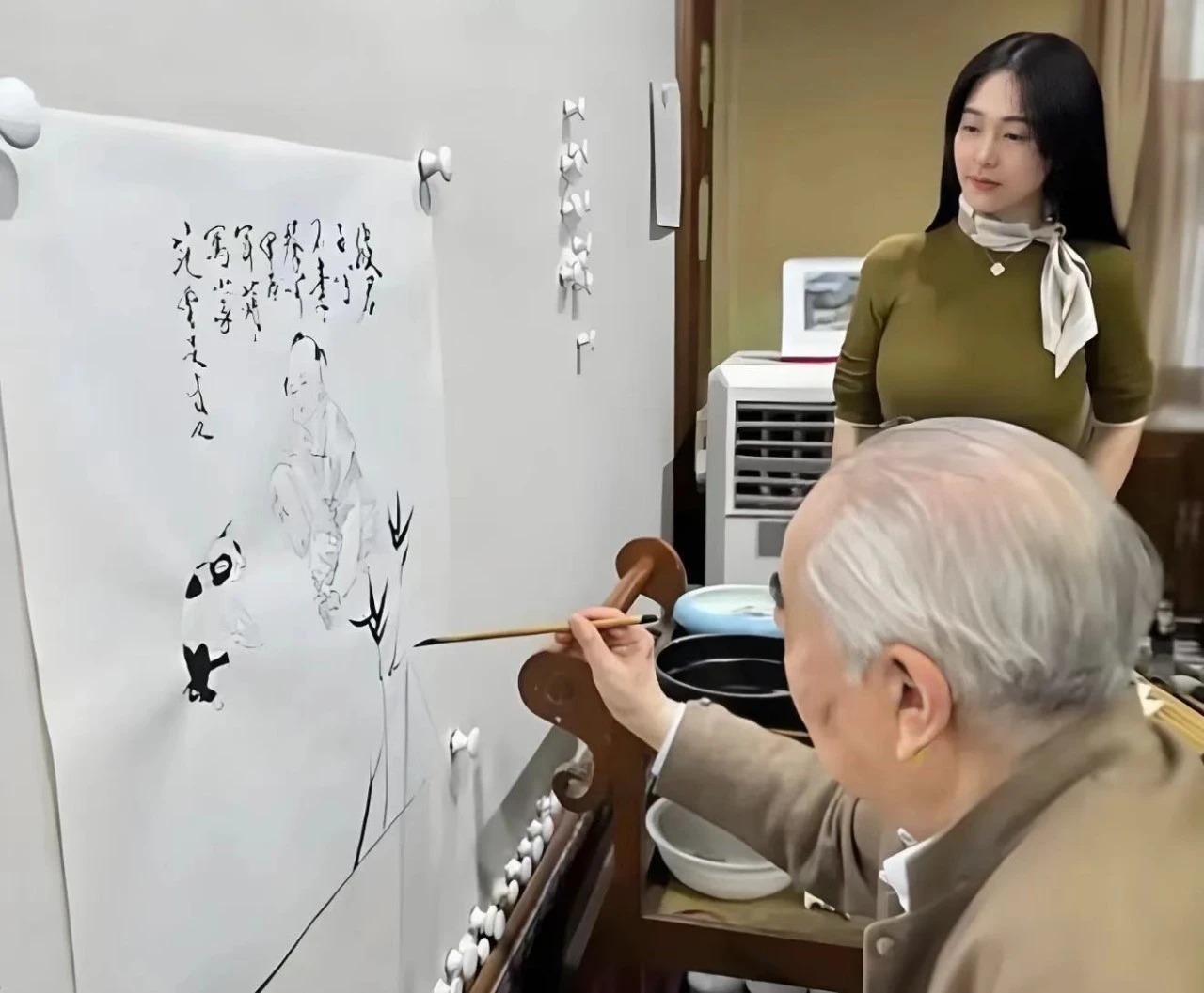 【范曾官宣“喜得独子”，与女儿、继子断绝关系】87岁画家范曾喜获独子#