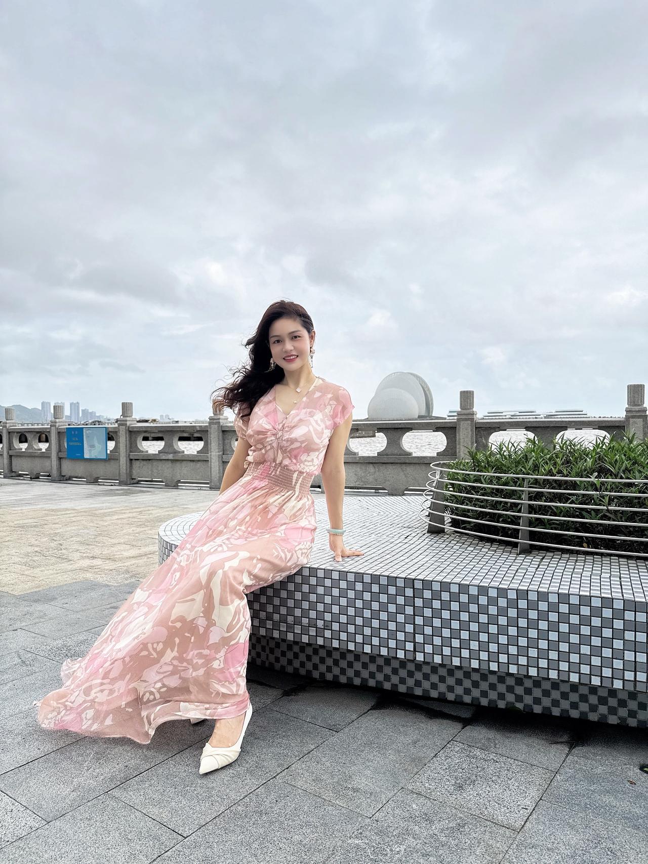 在无法重来的人生里，请尽量快乐。爱拍照爱生活