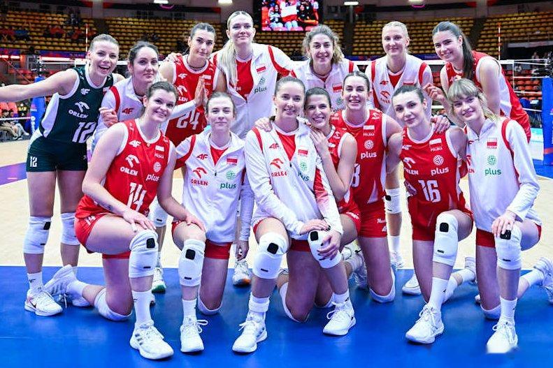 2026年欧洲女排锦标赛 ⚪️🔴 🇵🇱波兰女排共16名球员开始备战欧洲锦标