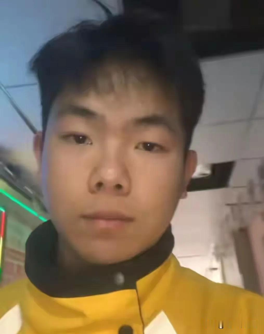 太可惜了！21岁外卖小哥金小武，救下了落水的父子俩，自己却因为力竭淹死了，在他的