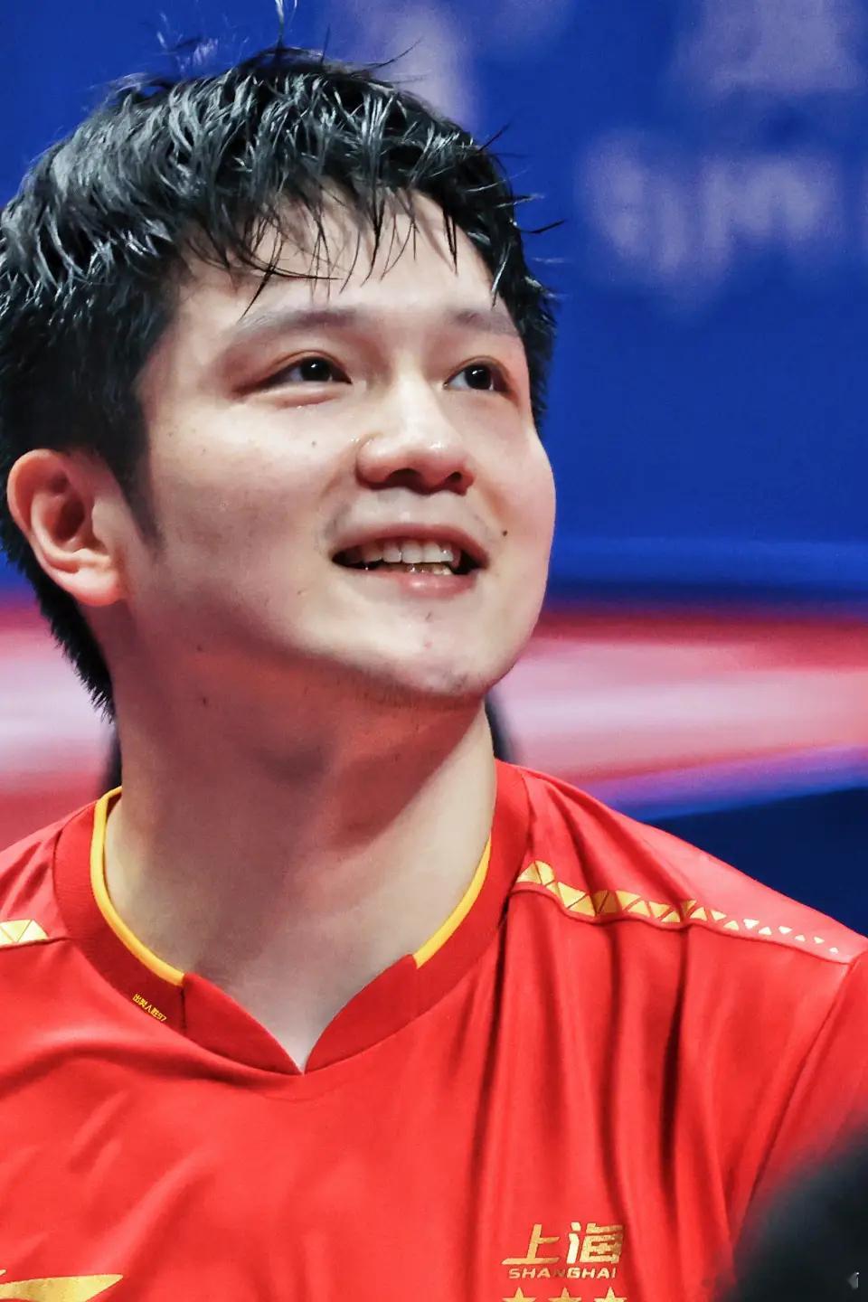 樊振东全运卫冕，从某种角度说，更超越马龙成男单历史第一人。全运会乒乓球男单决赛打