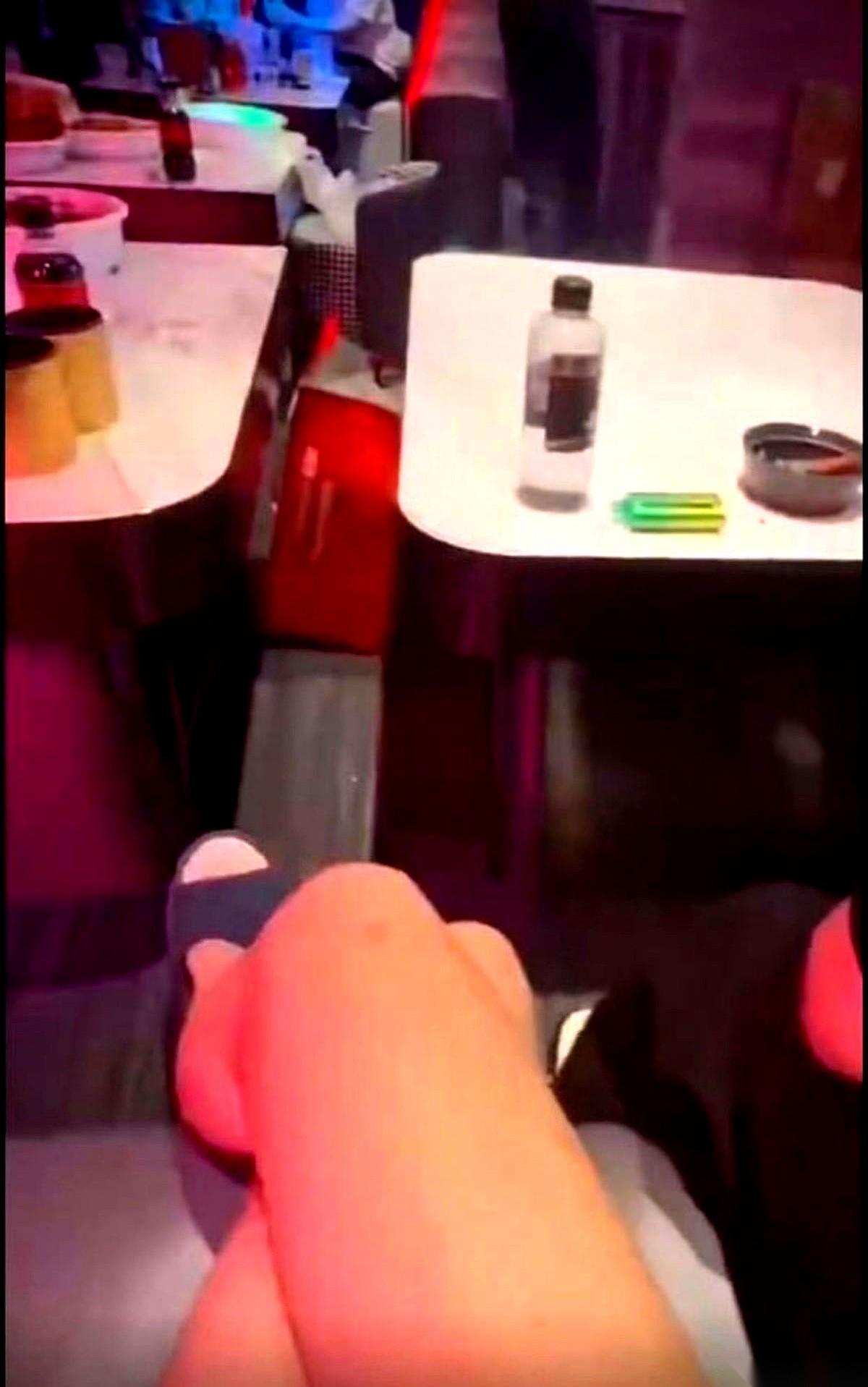 郭麒麟现在估计心都寒了。

他怎么也不会想到，对面坐着被他称为朋友的人，会在私人