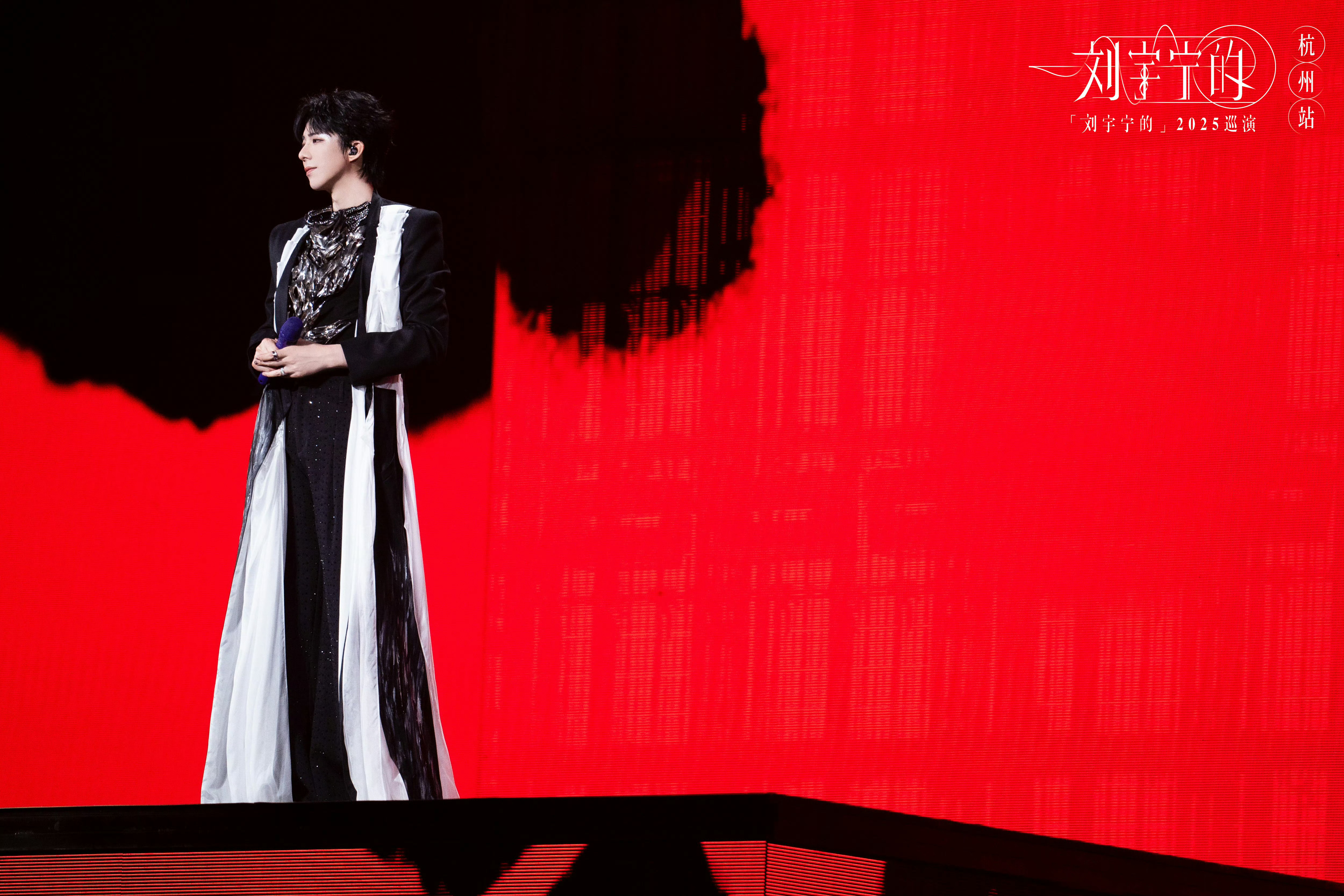 人生最好的状态，是清醒自知，从容淡定，是不慌不忙，不卑不亢，活成自己喜欢的模样。