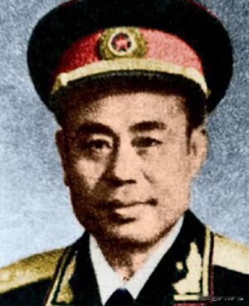一诺抵万钧！开国少将长征背陌生烈士遗孤，万里征途守一生承诺
 
1934年，长征
