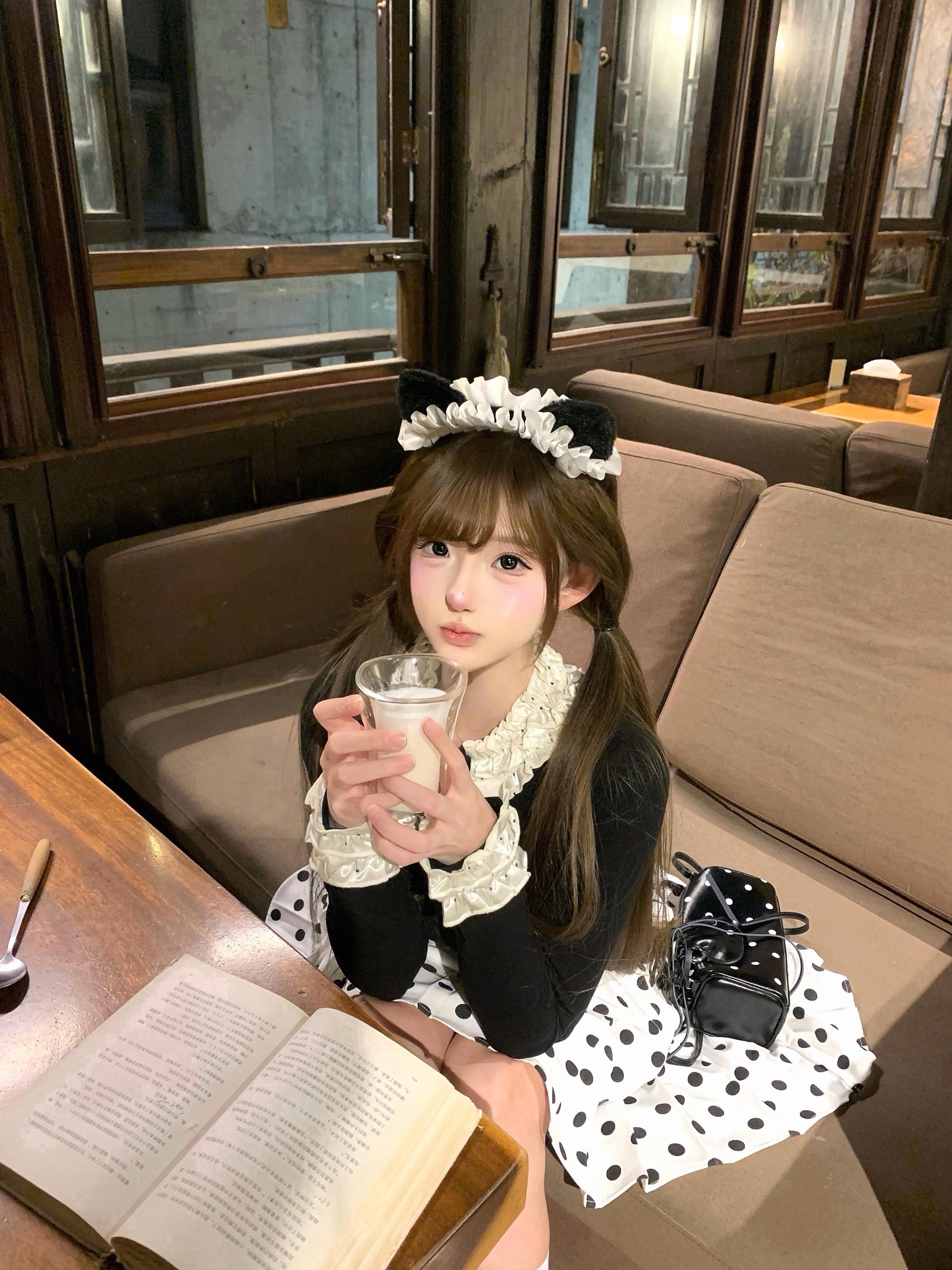 我突然不想和你争论了 好像谁对谁错都不重要了 每一次只有我在夜晚里偷偷...