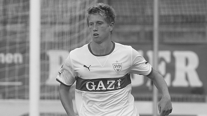 2025年12月20日，德国足球运动员塞巴斯蒂安·赫特纳在黑山滑雪度假期间，从7