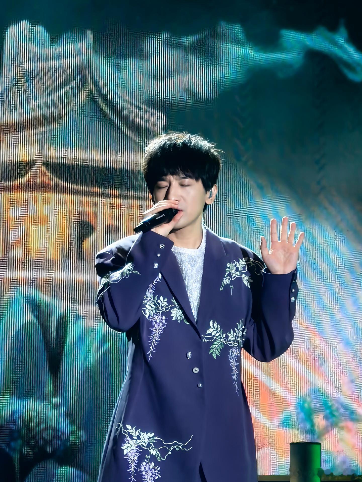 后弦这嗓子竟然不是当年三巨头国粤无双名次从来代表不了实力后弦一开口就是满满的青春