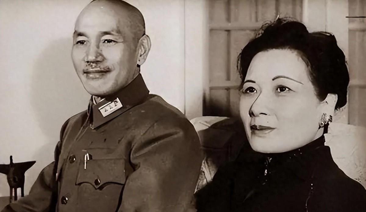 宋美龄曾感叹美国人很笨，明明拥有原子弹却不直接投放到中国大陆，这是为何呢？
19