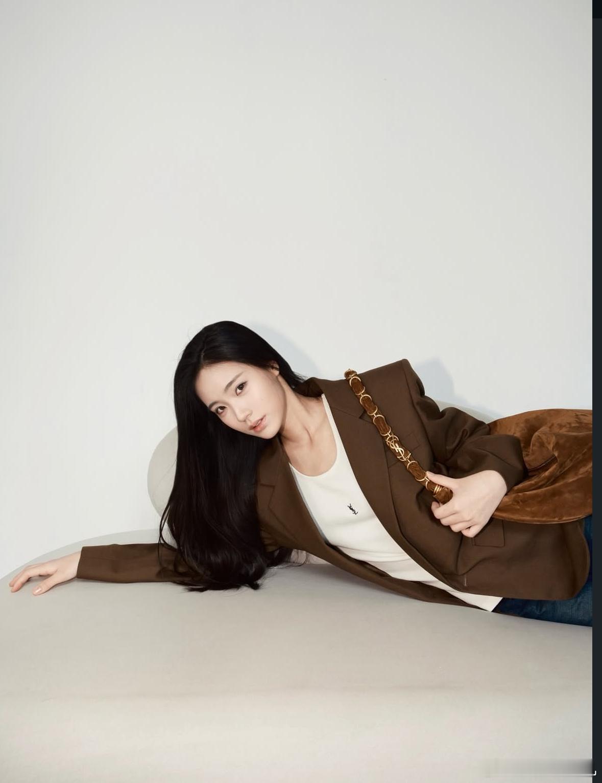 小s二女儿Lily 与YSL～ 