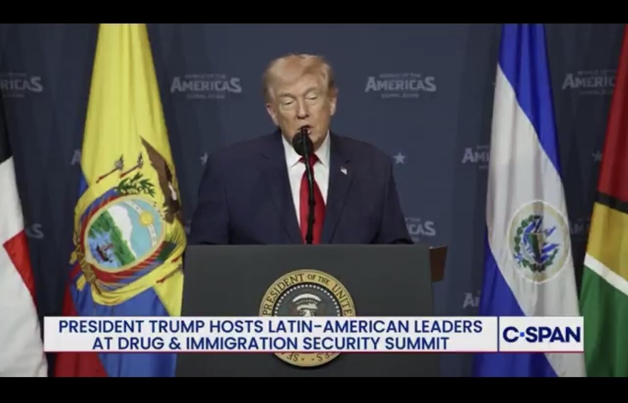 特朗普在佛罗里达州举行的“美洲之盾”峰会上表示：“贩毒集团暴力活动的中心是墨西哥