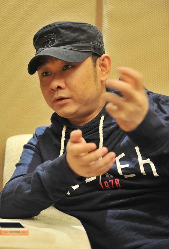 歌手，刀郎说，十七岁，我就离家出走了，为了音乐梦想，我决意离开那个小地方，父母有