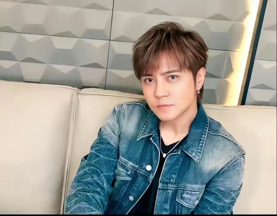 今天“46岁罗志祥在家中猝死”登上热搜，话题阅读超1000万，这事纯纯是假的!