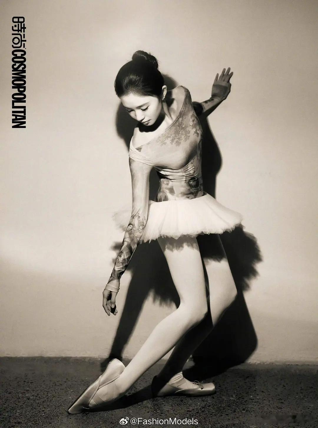 她为啥老yx舞蹈啊 