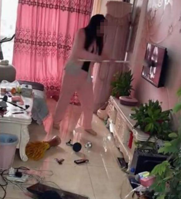 北京，一男子跟女子结婚，结婚前一天女子突然增加要求，让男子给10万元彩礼，男子父