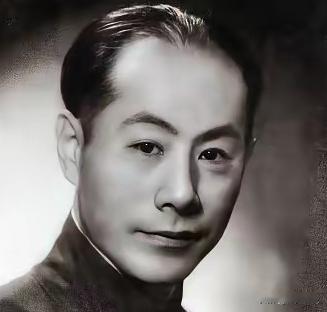 1984年，贺子珍病逝，给她送行的人群中，有一男子不停大声哭喊着四个字，特别引人