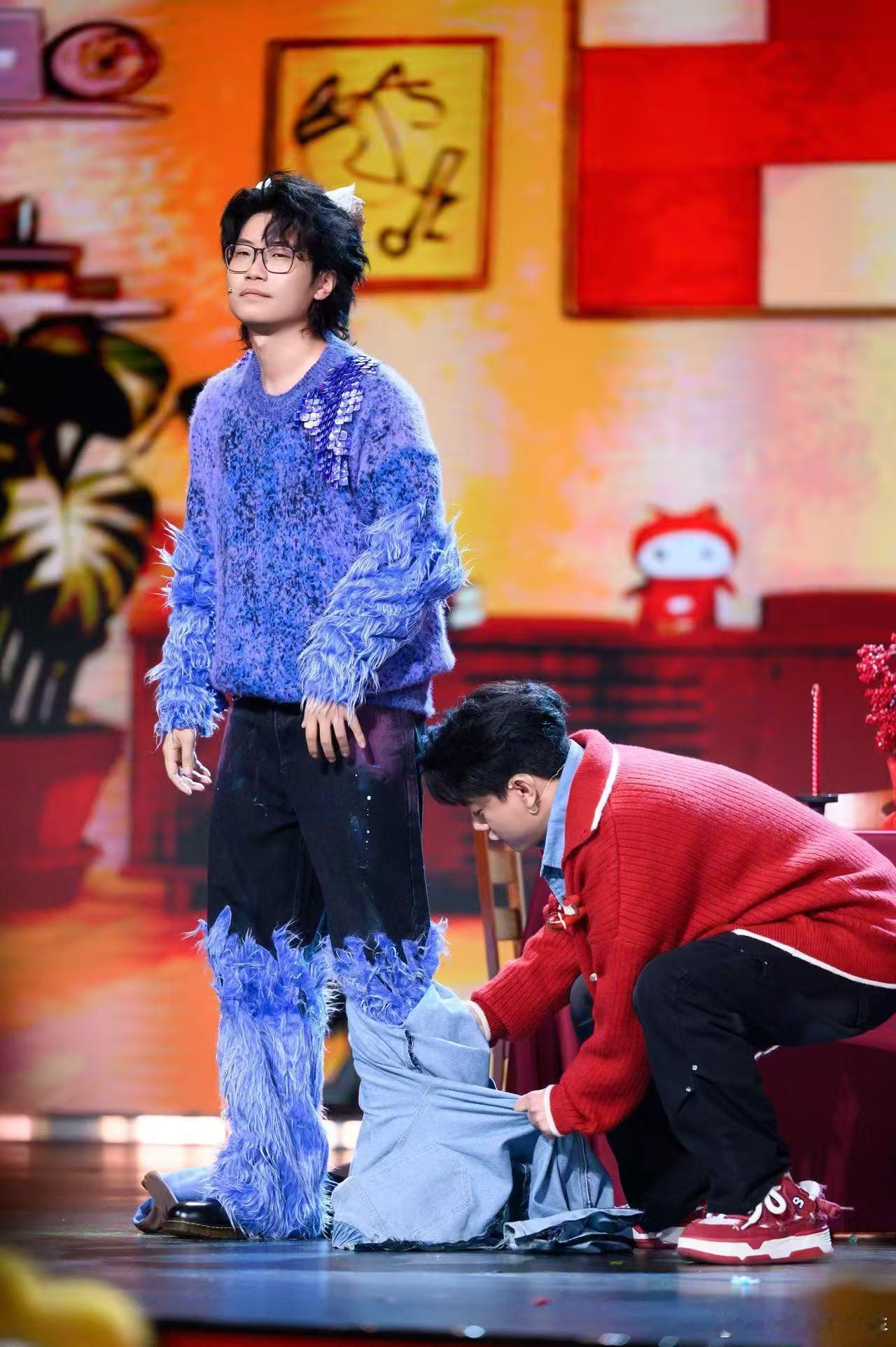 漫才兄弟 好笑 徐浩伦和谭湘文今晚稳定发挥，漫才兄弟的梗真的太密了。刘旸在岳父岳