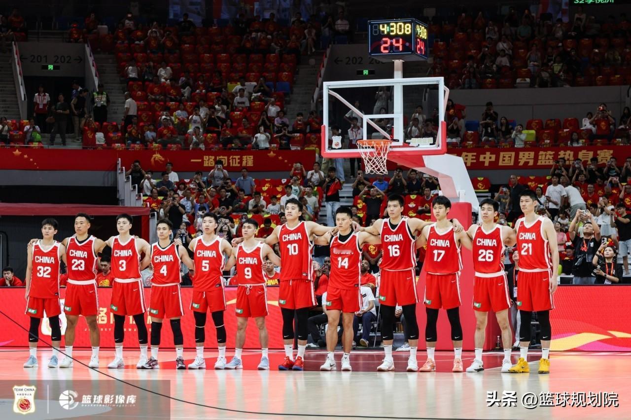 中国男篮12人大名单预测！

中国男篮在早些时候发布社媒，宣布4人离队，这样的话