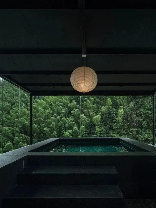 满眼绿意温泉，现代与自然🏡