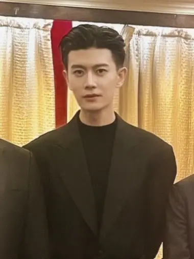 “何会长好”🫡。