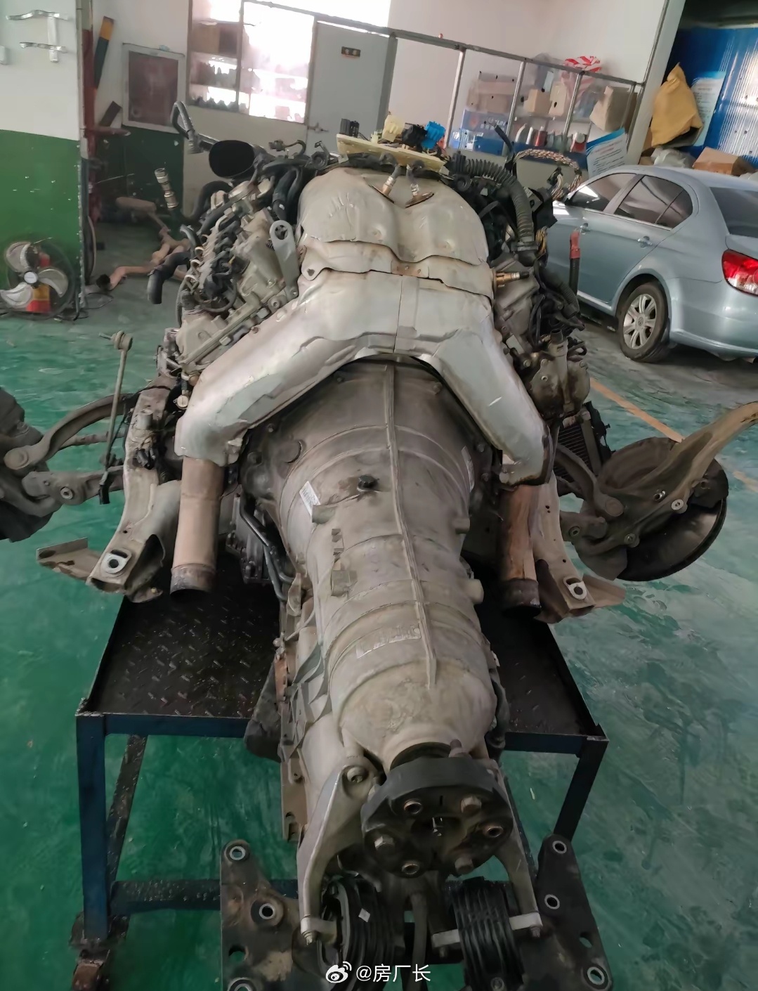 宝马V8发动机，设计师初衷是猛兽也被我们驾驭着 