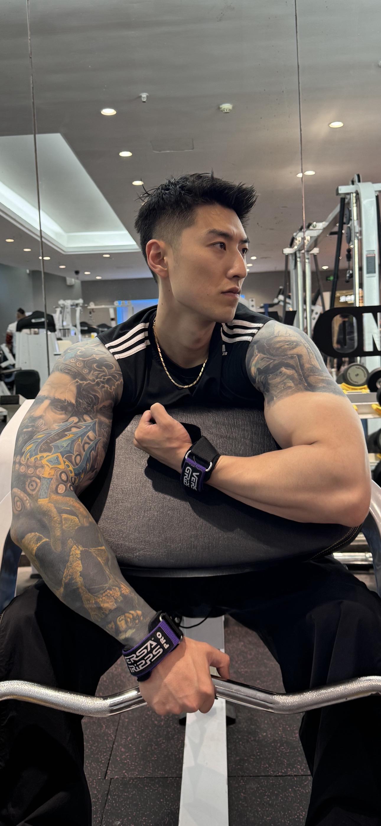 请忽略我的发型～