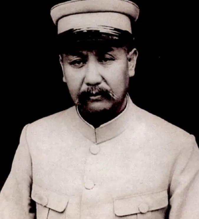 1948年蒋介石要求阎锡山派一个军守太原，阎锡山为何迟迟不表态？
1959年春末