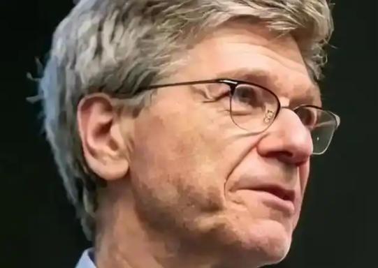 美国经济学家一语惊醒梦中人：中国可不是美国的敌人!真正让美国夜不能寐的，是中国仅