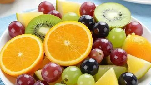 现在的水果普遍变甜，是消费者偏好与市场导向共同作用的结果。为了满足大众对“甜度”