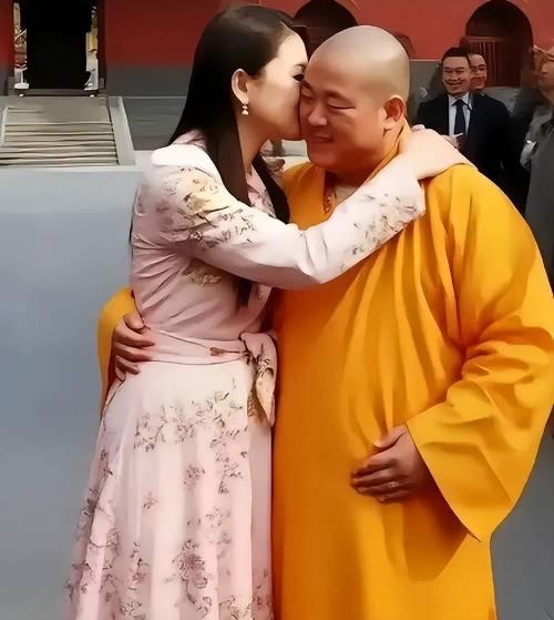 释永信涉嫌四项罪名被起诉

河南省嵩山少林寺住持释永信（原名刘应成）日前因涉嫌职