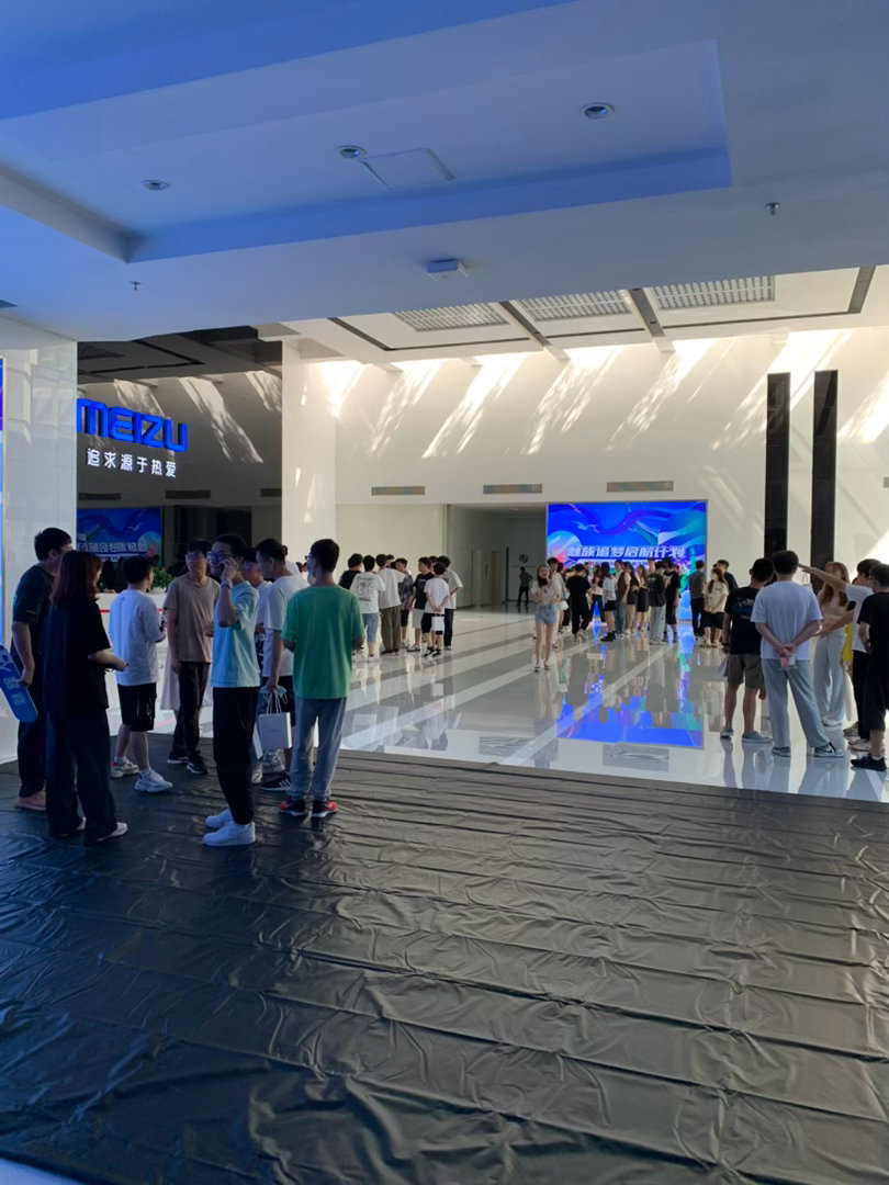 如果我现在还在魅族上班的话，我真的会买这个帽子，因为在魅族的时候同事之间真的会叫