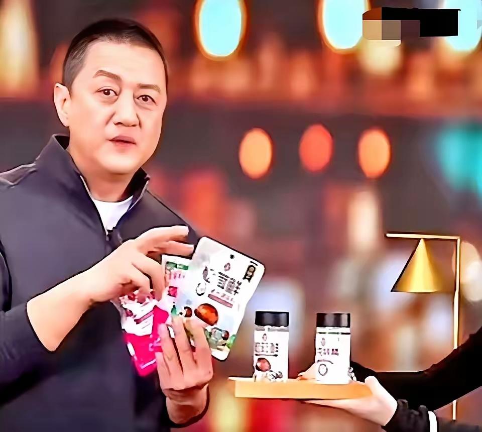 昨晚看了李亚鹏的直播，我感触颇多。

本以为今年他的直播早就该画上句号，没想到他