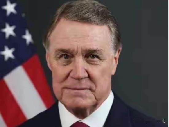 美国驻华大使庞德伟2月21日对尼克松和特朗普是“彼此彼此”。实际上就是恭维特朗普