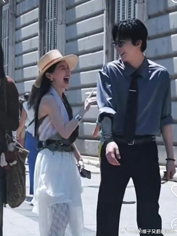 原来金靖的舞蹈老师是刘宇宁破案了！金靖魔性舞蹈的精髓居然是刘宇宁教的，宁哥还豪气