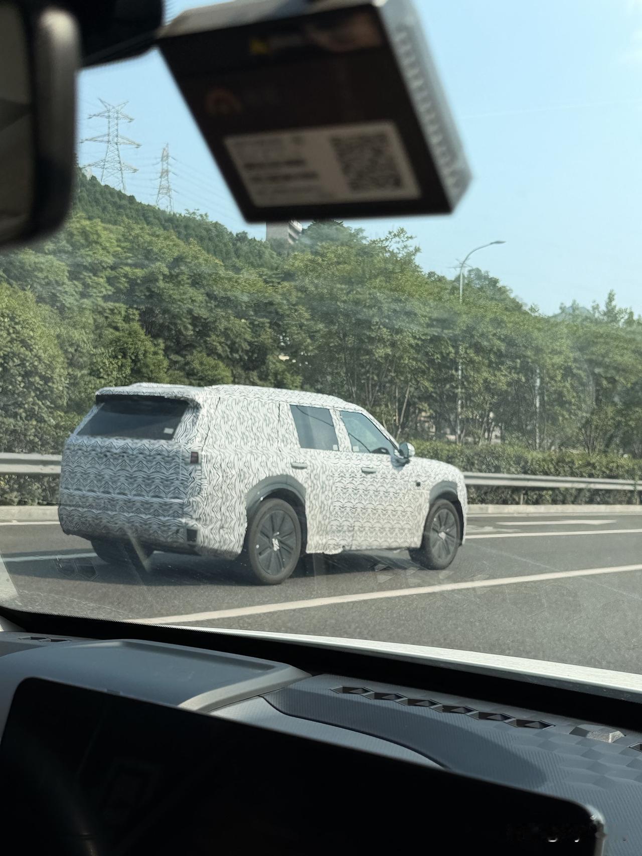 这又是哪家的新车