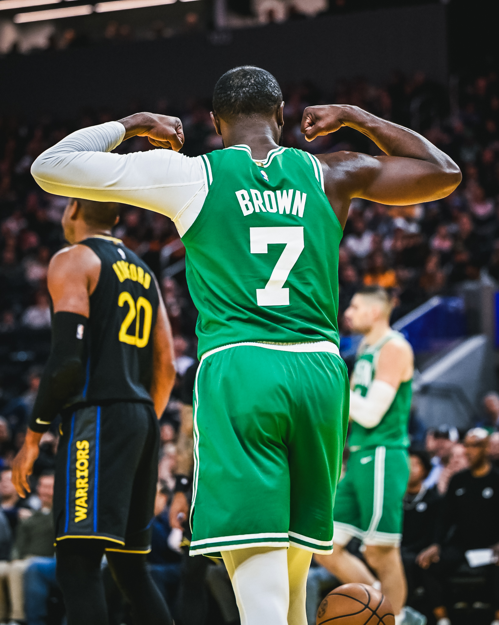 横扫加州 😎队史第三次，我们在客场先后击败快船、国王、湖人和勇士。波士顿凯尔特