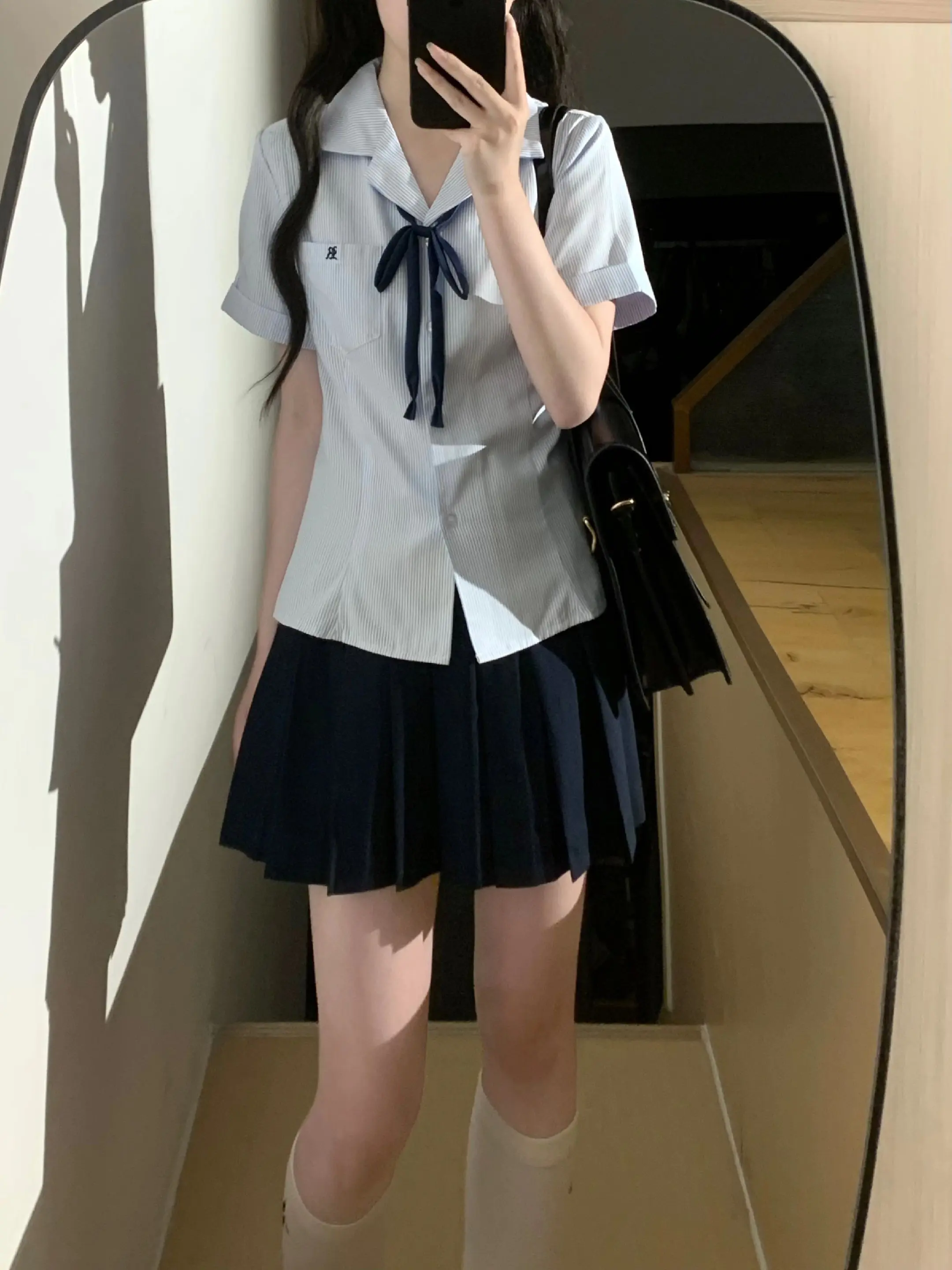 开襟衬衫这一块。