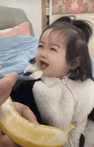 这小宝宝，能把人给笑融化了