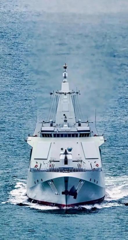 很多人还没意识到，055只是一个2014年定型的成熟产品，技术上的跨越还没有05