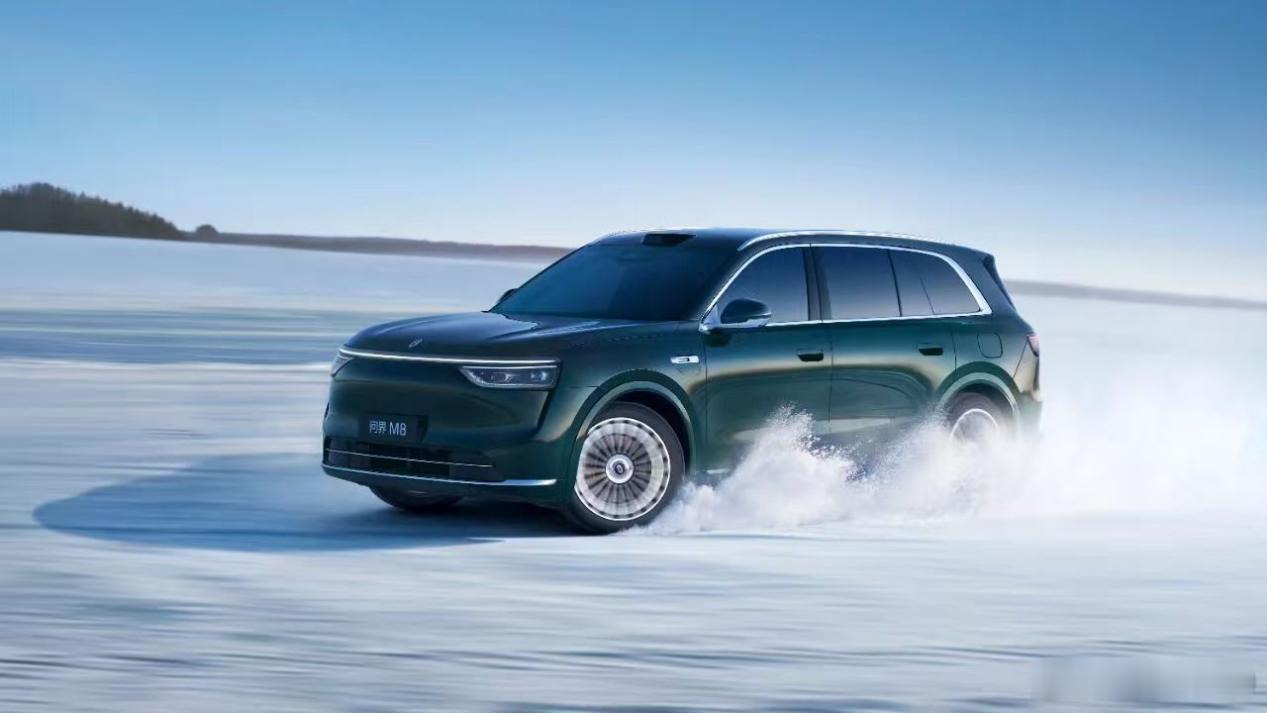 小区里又多一台牧野青问界M8，过年前这段时间感觉泉州问界M8多了起来。今天车fa