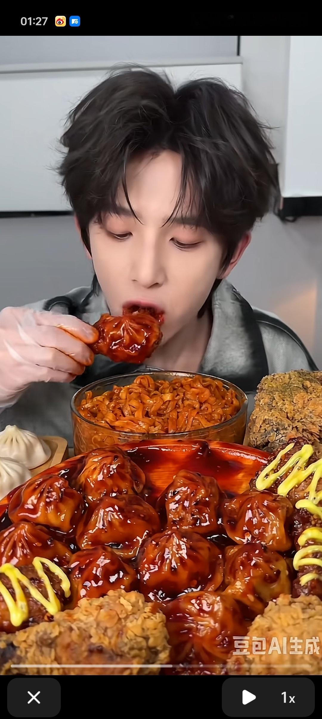 我真是饿了，居然刷到陈浚铭吃播了