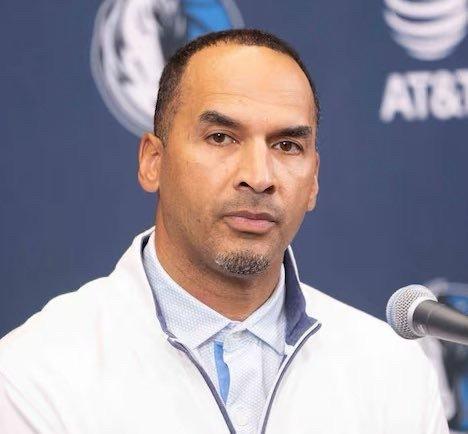 据Shams报道：独行侠老板杜蒙将在今天的会议上解雇球队总经理尼科·哈里森！