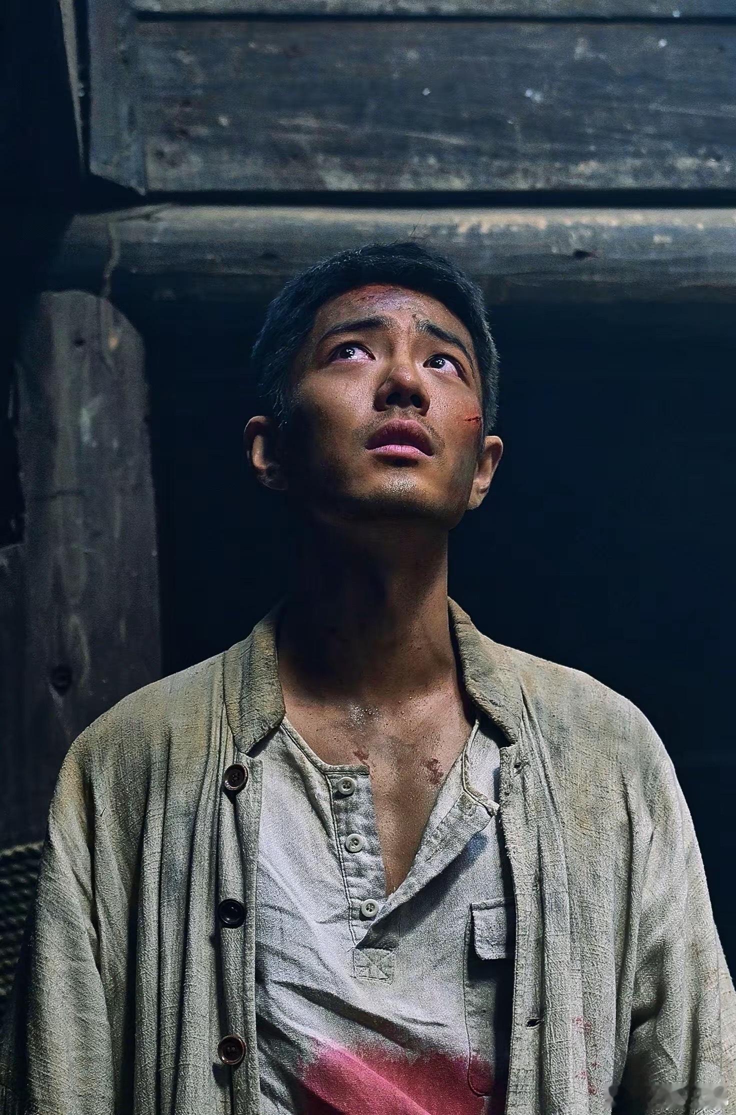 恭喜肖战拿下第33届北京大学生电影节最受大学生欢迎年度男演员🎉得闲谨制演的非常