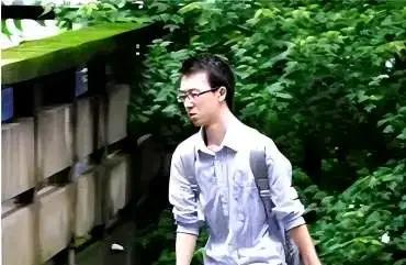 2009年7月北大一纸声明将重庆“高考状元”何川洋拒之门外，一时间引起社会舆论的